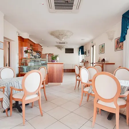 Hotel De La Cesenatico